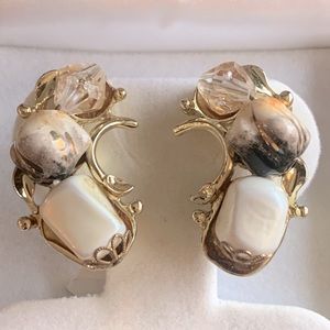 💖 SALE TODAY ONLY Vintage gold clip on earrings